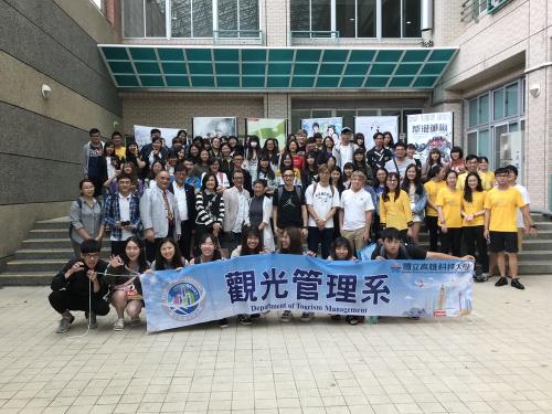 2019年5月，余兒與《香港重機》創作者葉偉青應邀到高雄科技大學主講「創意寫作」。